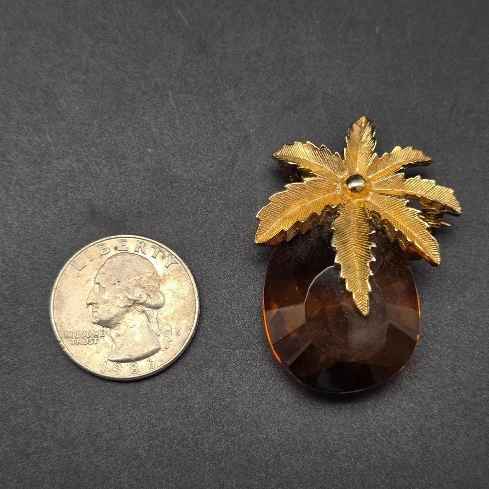 Sarah Coventry Autumn Haze Brooch Pineapple Amber Glass Gold Tone Leaf Vintage